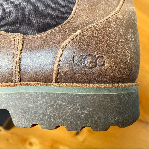 UGG sz 7 leather Chelsea boots ankle boots booties winter sheepskin insole fall - Picture 9 of 14
